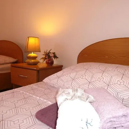 Apartment Ideal For Larger Groups Or Larger Families