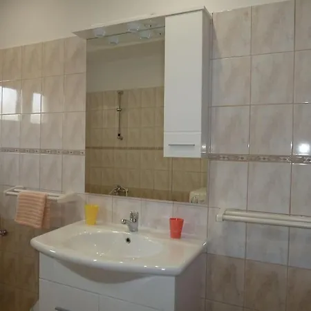 Ideal For Larger Groups Or Larger Families * Zadar