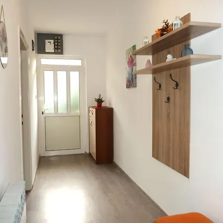 Ideal For Larger Groups Or Larger Families Apartment Zadar