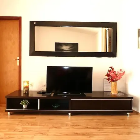 Ideal For Larger Groups Or Larger Families