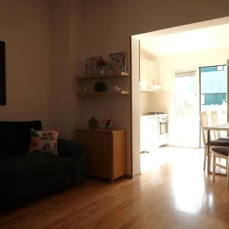 Apartment Ideal For Larger Groups Or Larger Families