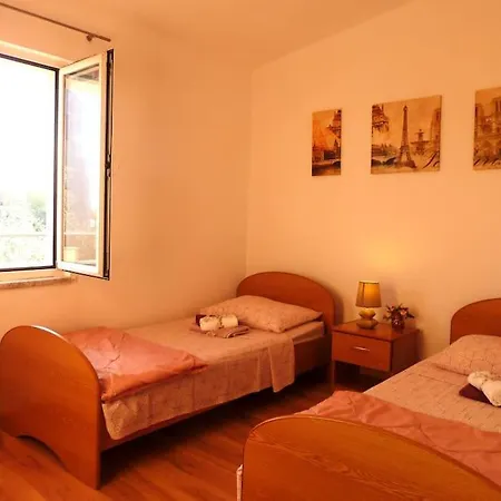 Ideal For Larger Groups Or Larger Families Apartment *