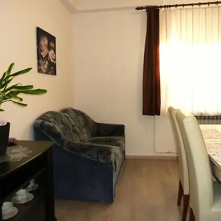 Ideal For Larger Groups Or Larger Families Apartment *