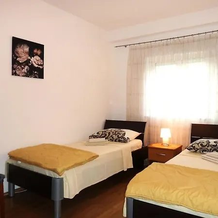 Ideal For Larger Groups Or Larger Families Apartment