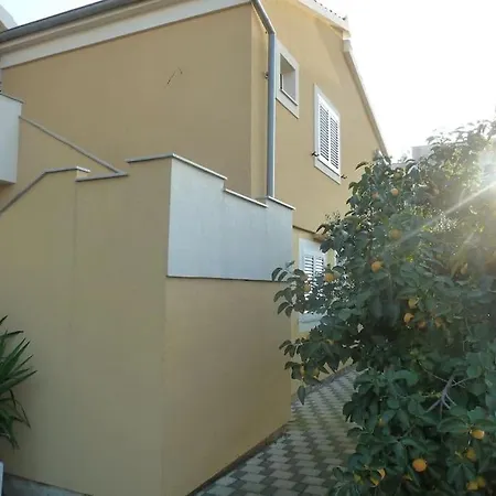 Apartment Ideal For Larger Groups Or Larger Families