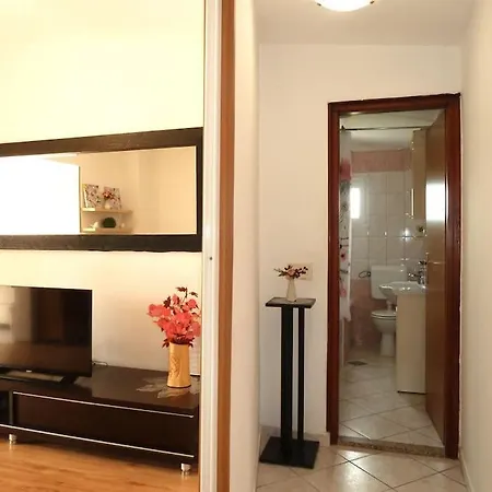 Ideal For Larger Groups Or Larger Families * Zadar