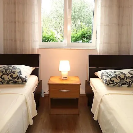 Apartment Ideal For Larger Groups Or Larger Families *